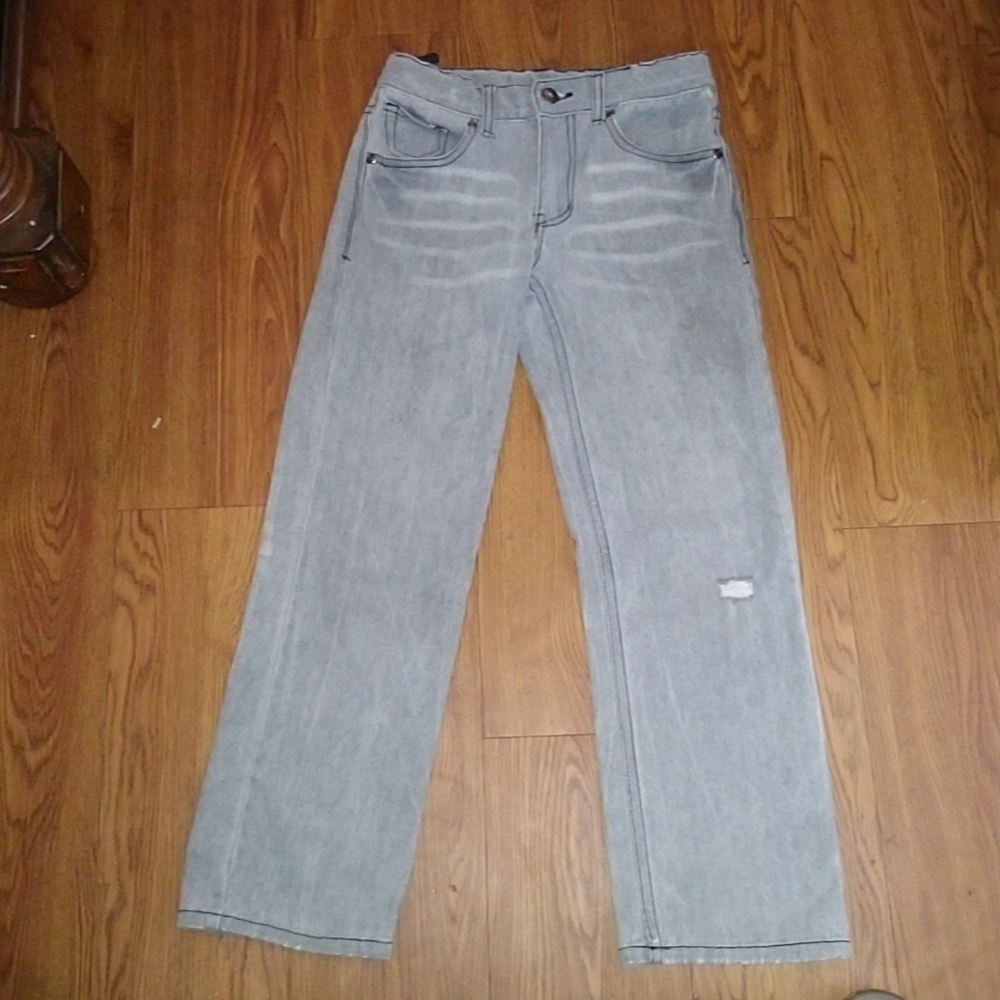 Ripped gray jeans